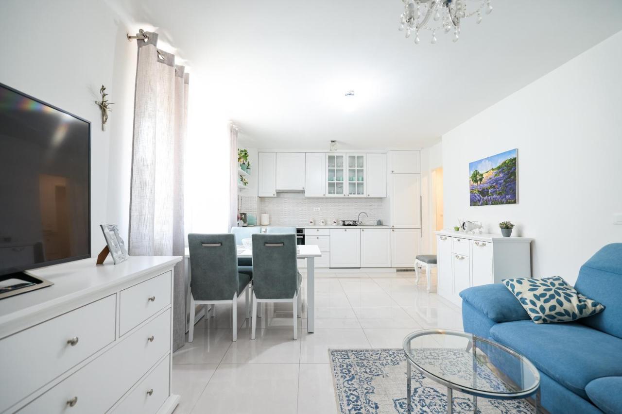 Two Bedroom Apartment With A Balcony Relja ซาดาร์ ภายนอก รูปภาพ