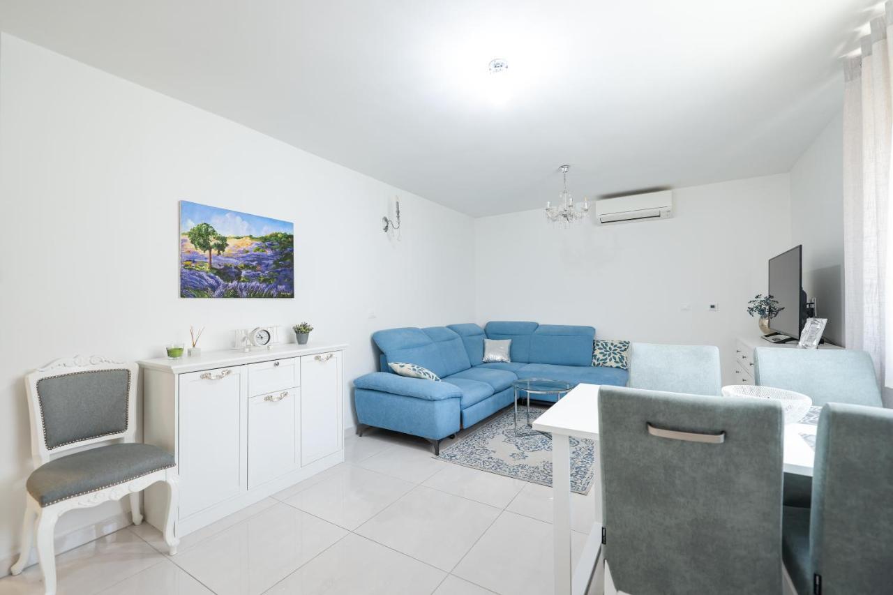 Two Bedroom Apartment With A Balcony Relja ซาดาร์ ภายนอก รูปภาพ